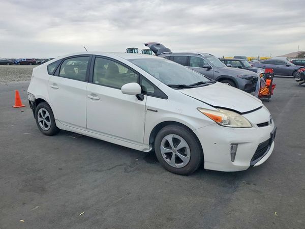 2015 TOYOTA PRIUS