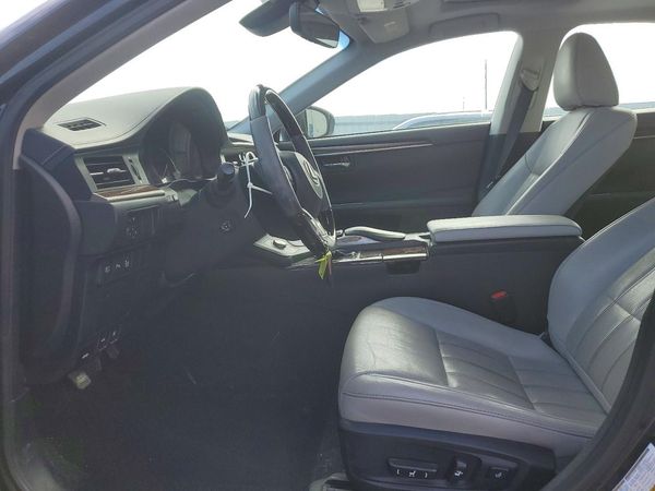 2016 LEXUS ES
