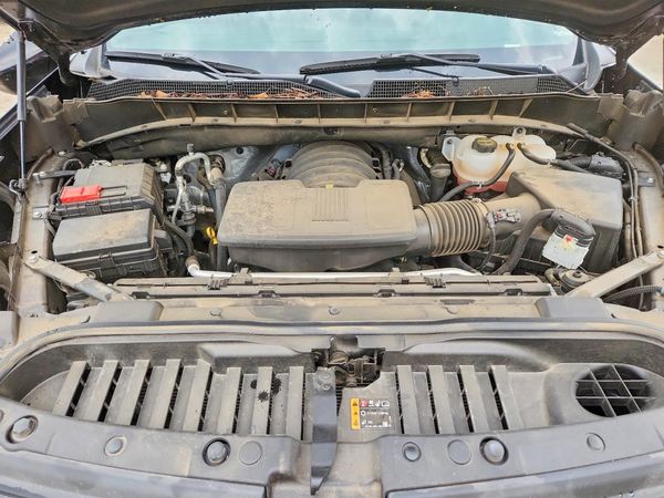 2024 CHEVROLET SILVERADO RST — Engine bay