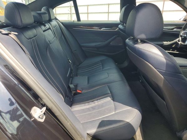 2019 BMW 530E