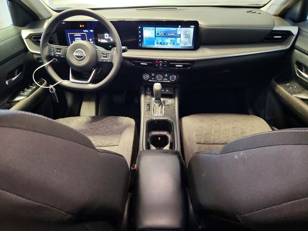 2025 NISSAN KICKS