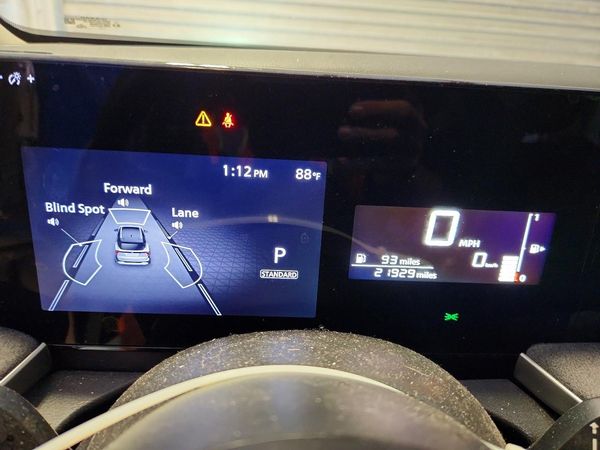 2025 NISSAN KICKS