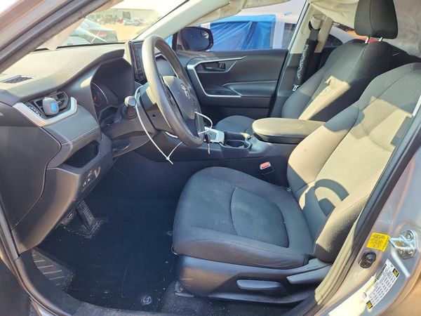 2021 TOYOTA RAV4 LE