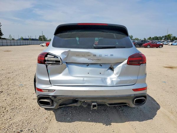 2018 PORSCHE CAYENNE