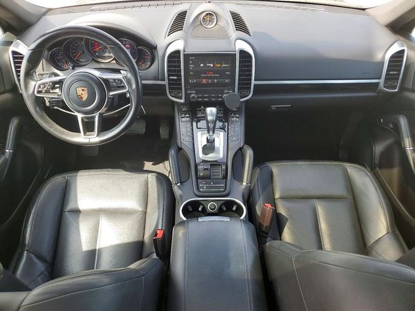 2018 PORSCHE CAYENNE