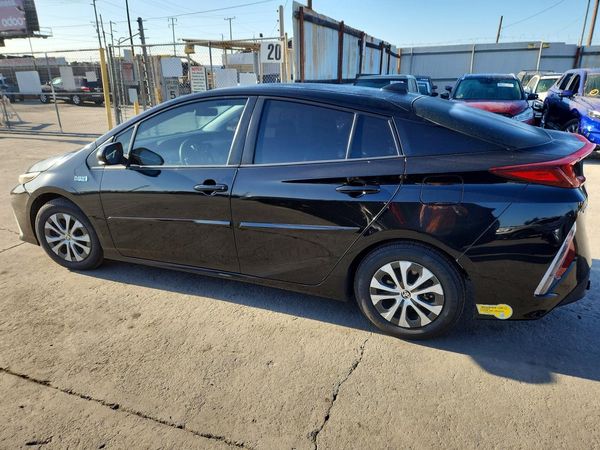 2022 TOYOTA PRIUS