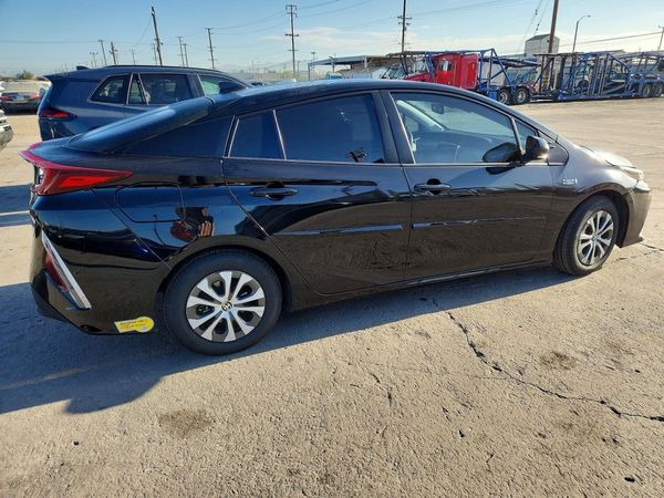 2022 TOYOTA PRIUS