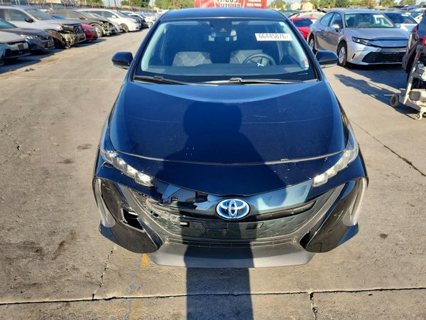 2022 TOYOTA PRIUS