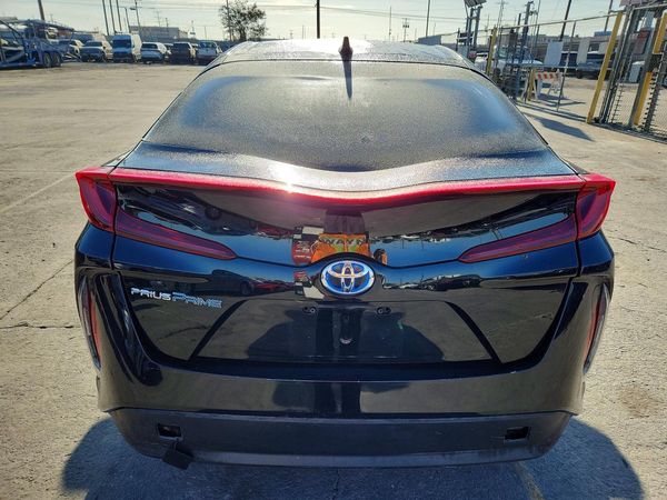 2022 TOYOTA PRIUS