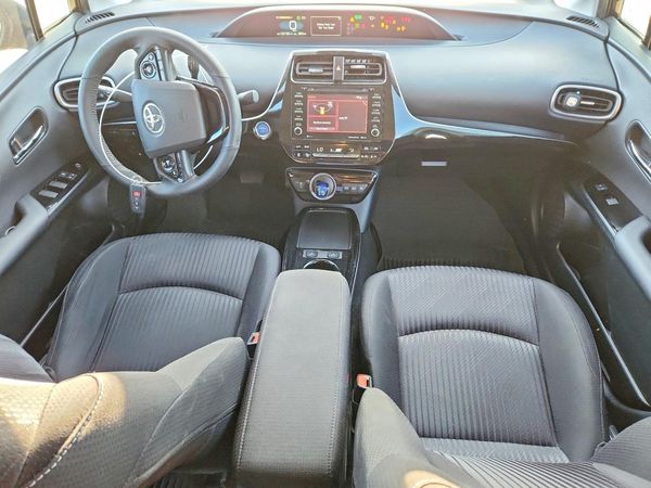 2022 TOYOTA PRIUS