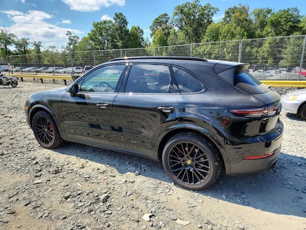 2019 PORSCHE CAYENNE