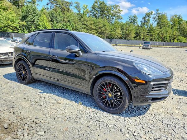 2019 PORSCHE CAYENNE