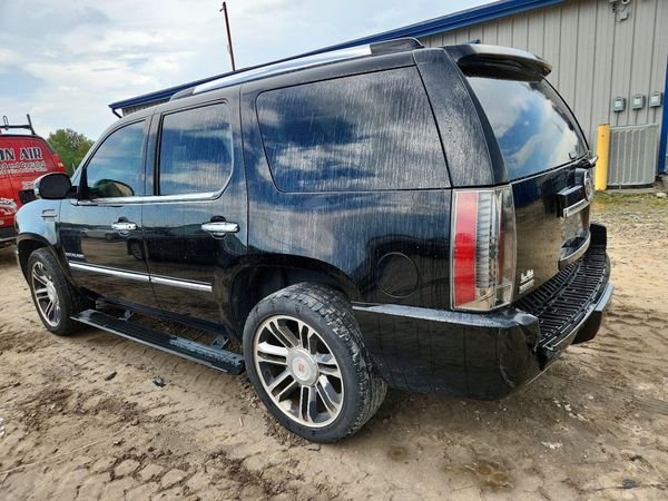 2012 CADILLAC ESCALADE Premium