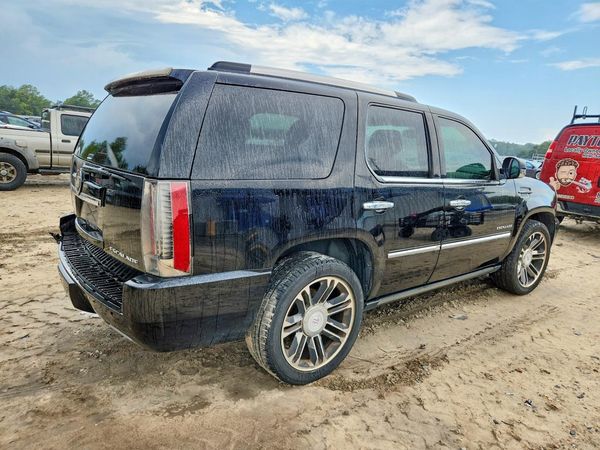 2012 CADILLAC ESCALADE Premium
