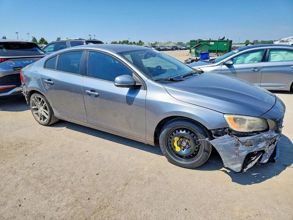 2017 VOLVO S60 Dynamic