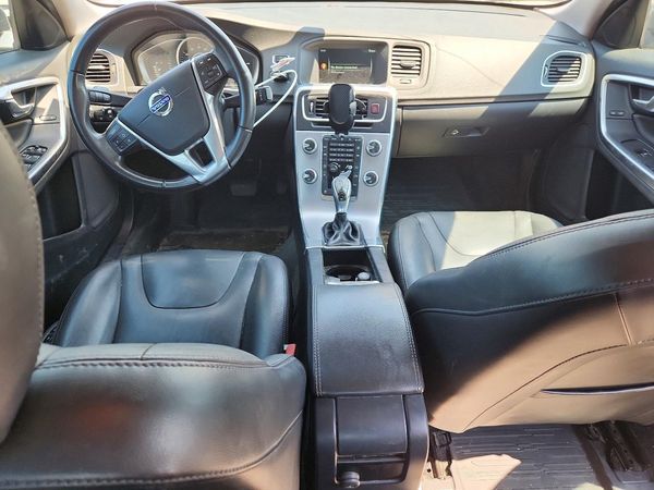2017 VOLVO S60 Dynamic