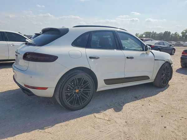 2017 PORSCHE MACAN
