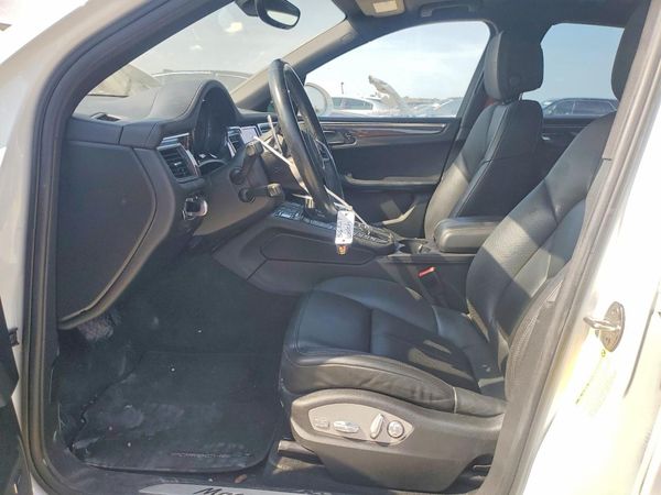 2017 PORSCHE MACAN