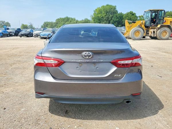 2018 TOYOTA CAMRY