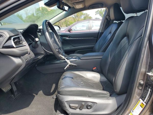 2018 TOYOTA CAMRY