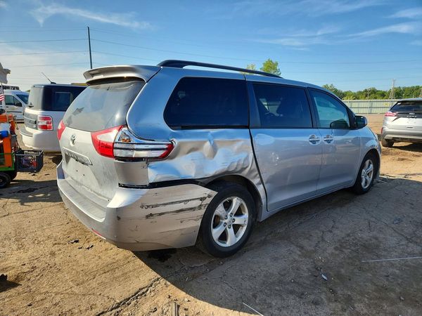 2015 TOYOTA SIENNA