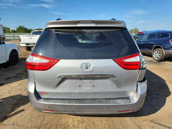 2015 TOYOTA SIENNA