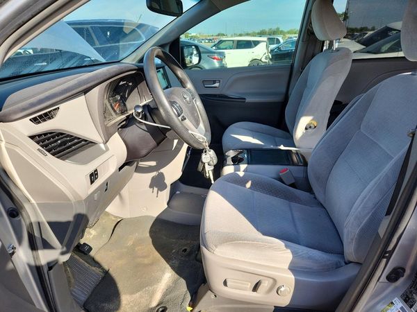 2015 TOYOTA SIENNA