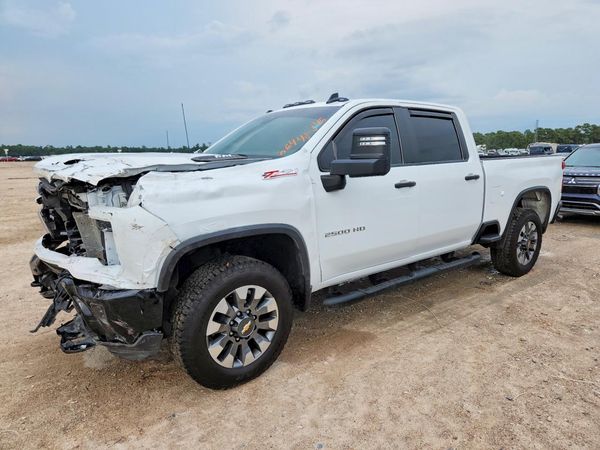 2026 CHEVROLET SILVERADO Custom