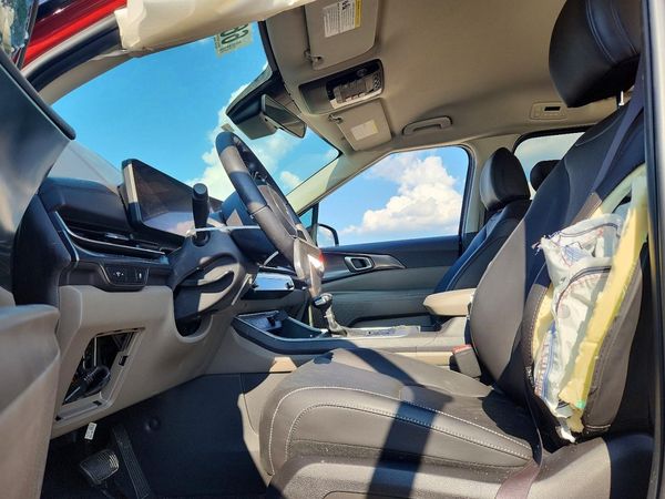 2025 KIA CARNIVAL