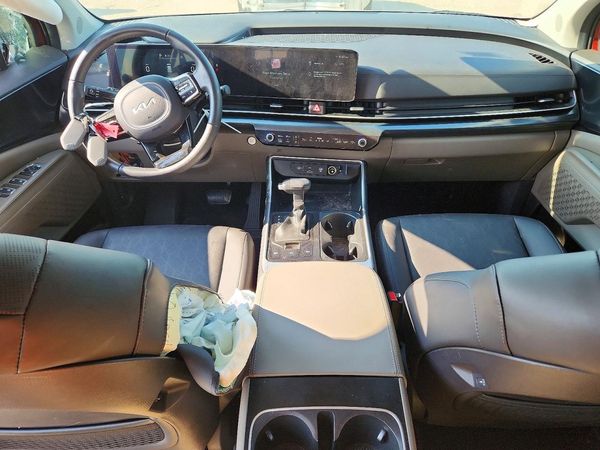 2025 KIA CARNIVAL