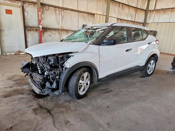 2024 NISSAN KICKS S — Front 3/4