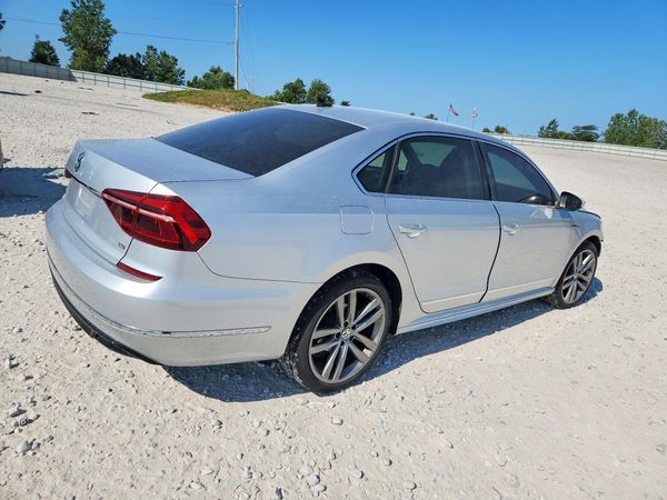 2017 VOLKSWAGEN PASSAT