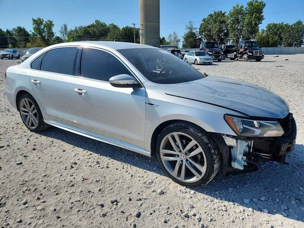 2017 VOLKSWAGEN PASSAT