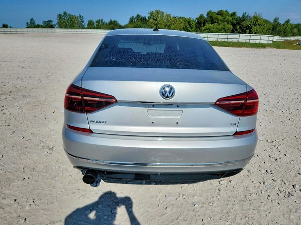 2017 VOLKSWAGEN PASSAT
