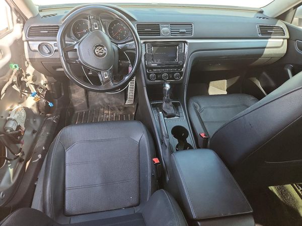 2017 VOLKSWAGEN PASSAT