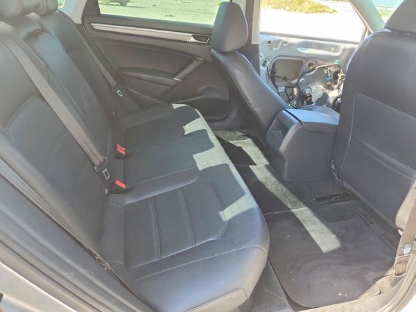2017 VOLKSWAGEN PASSAT