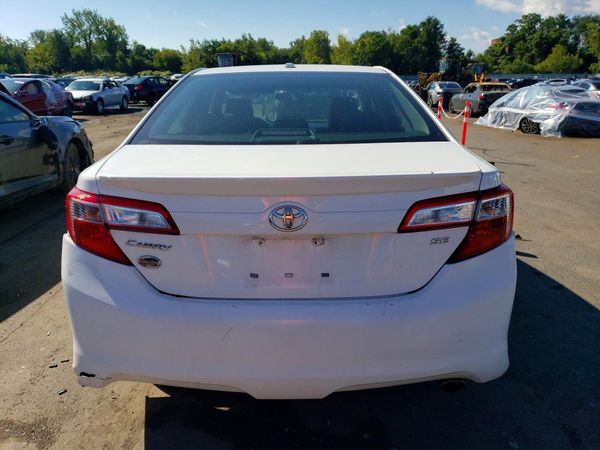 2014 TOYOTA CAMRY