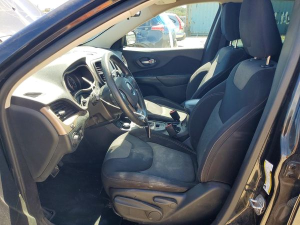 2015 JEEP CHEROKEE Sport