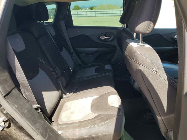 2015 JEEP CHEROKEE Sport
