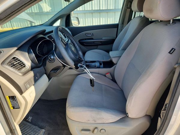 2016 KIA SEDONA LX - Middle-low