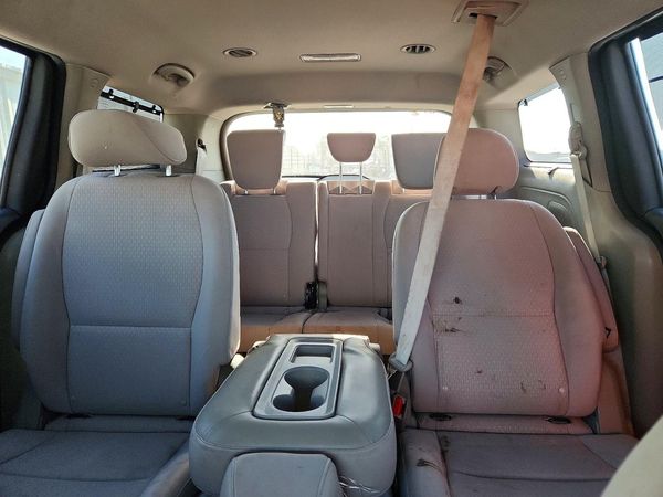 2016 KIA SEDONA LX - Middle-low