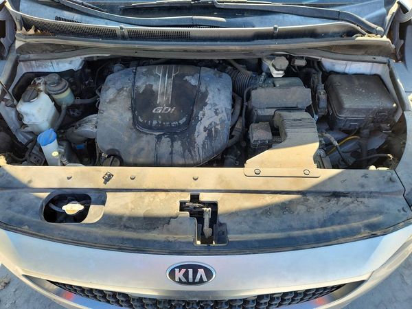 2016 KIA SEDONA LX - Middle-low