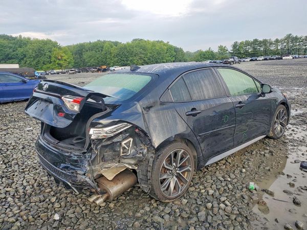 2021 TOYOTA COROLLA