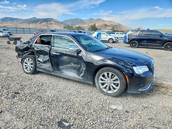 2018 CHRYSLER 300