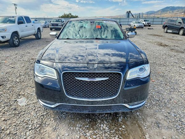 2018 CHRYSLER 300