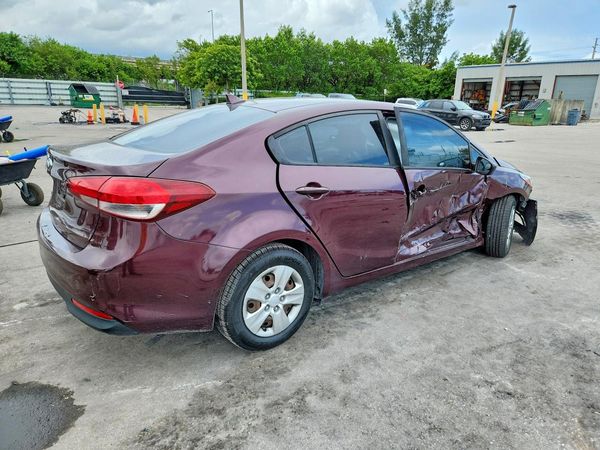 2017 KIA FORTE LX Base