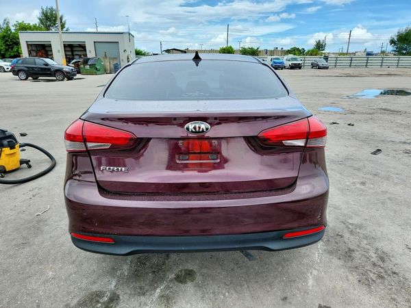 2017 KIA FORTE LX Base