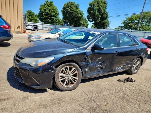 2015 TOYOTA CAMRY
