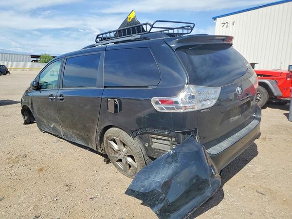 2017 TOYOTA SIENNA SE/SE Premium — DSRA