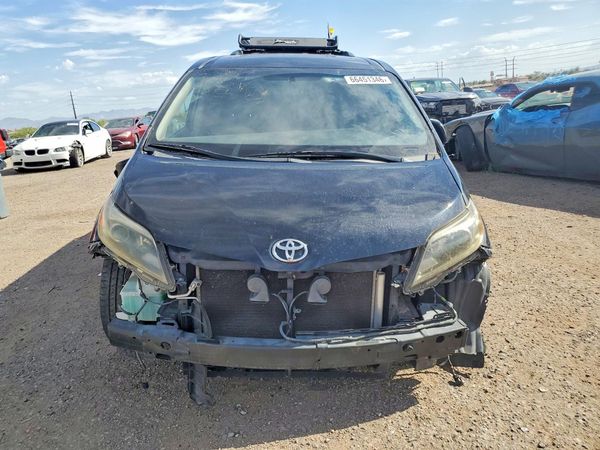 2017 TOYOTA SIENNA SE/SE Premium — DIRF